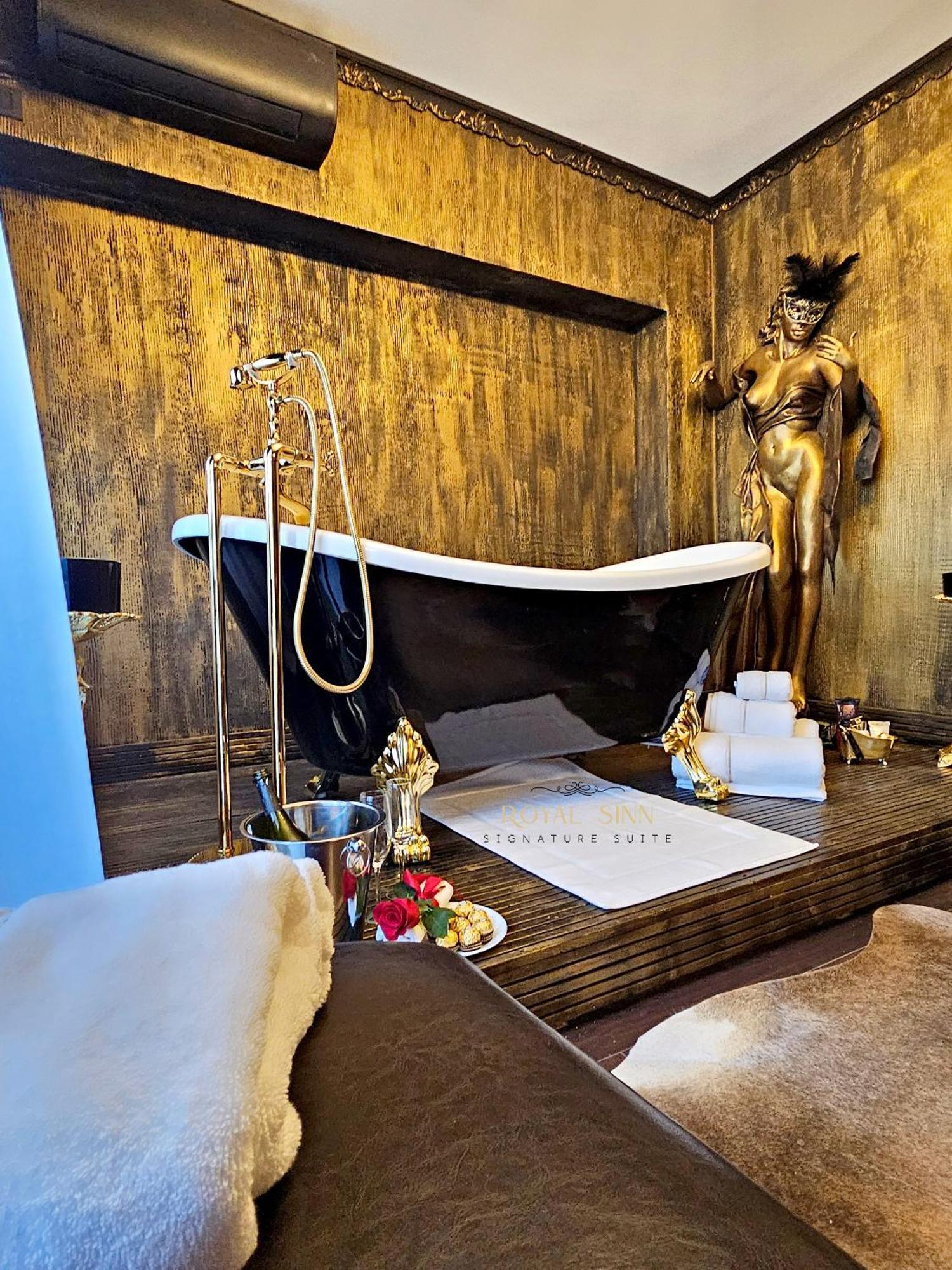 Royal Sinn Signature Suite Bukarest Exterior foto